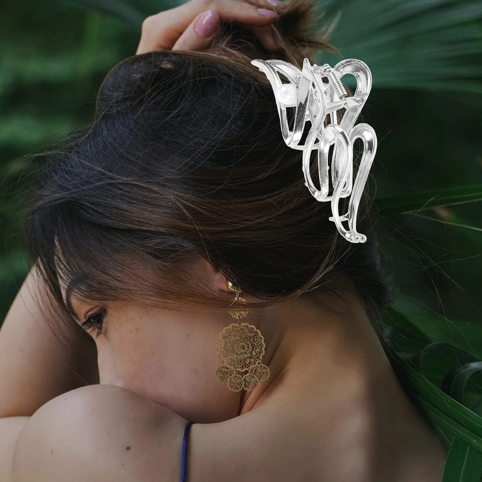 2Pcs Elegant Pearl Shark Clip Large Metal Claw Hairpin Wavy Design Hair Styling Tool for Women Thick Long Hair