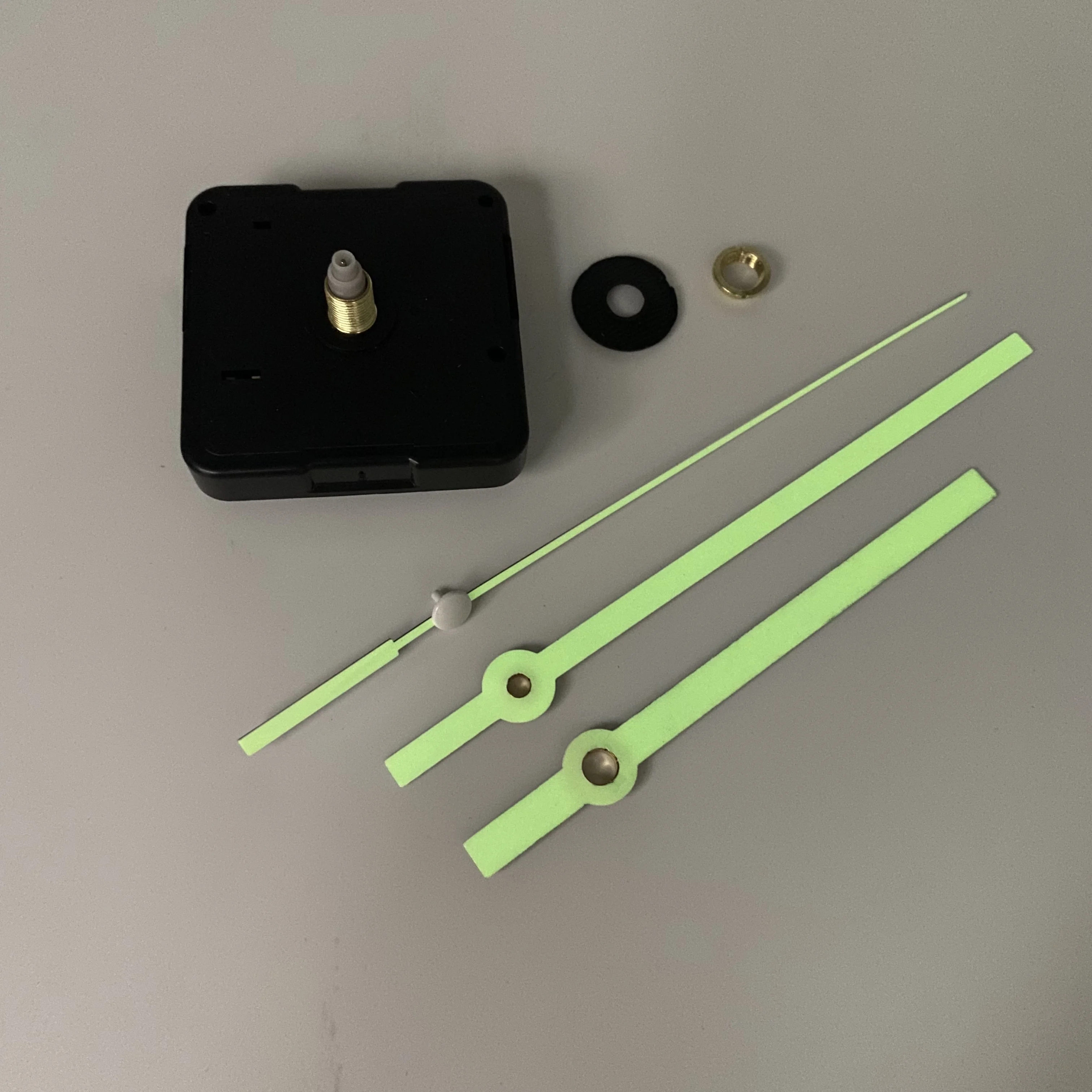 Silent Sweep Quartz Clock Movement with Luminous Glow-in-the-dark Hands DIY Repair Parts Kit for Wall Clock