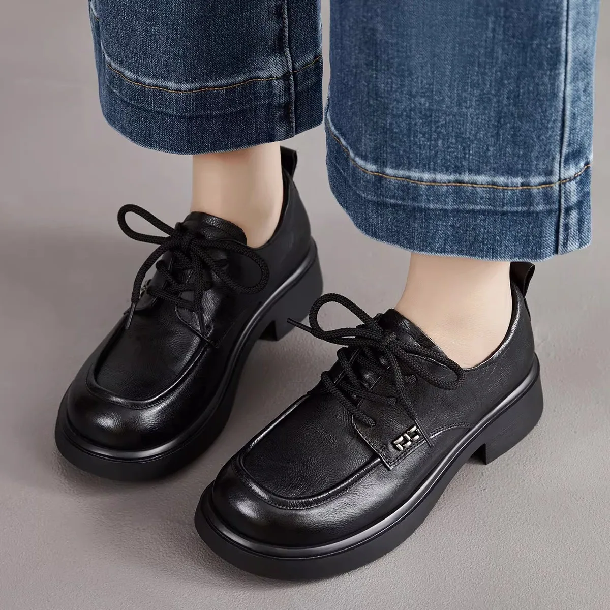 

Vintage British Style Women's Leather Shoes mid Heel Single Shoes Retro Style round Toe Rubber Outsole Comfortable Casual Shoes