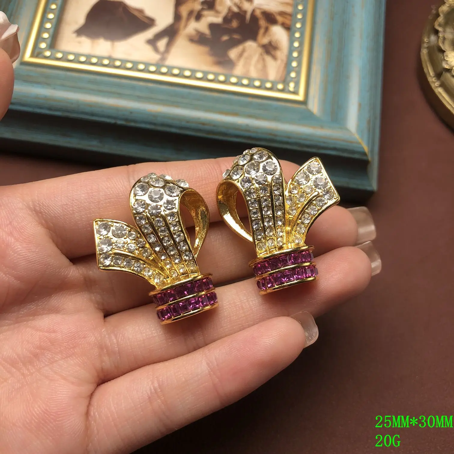 إحساس تصميم المجوهرات العتيقة الأوروبية والأمريكية، قلادة على شكل فيونكة ذهبية حقيقية متعددة الاستخدامات مطلية بالكهرباء، مشبك أذن مرصع بالألماس #4