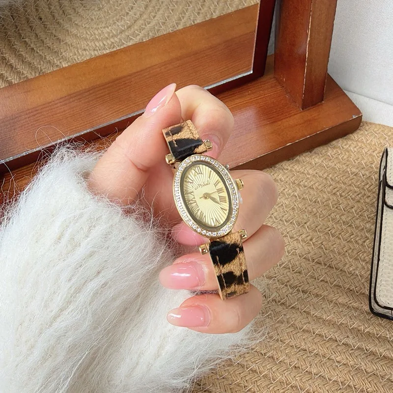 New Leather Leopard Print Vintage Luxury Women'S Quartz Watch, High-End Women'S Wristwatch, Timepiece And Accessories.