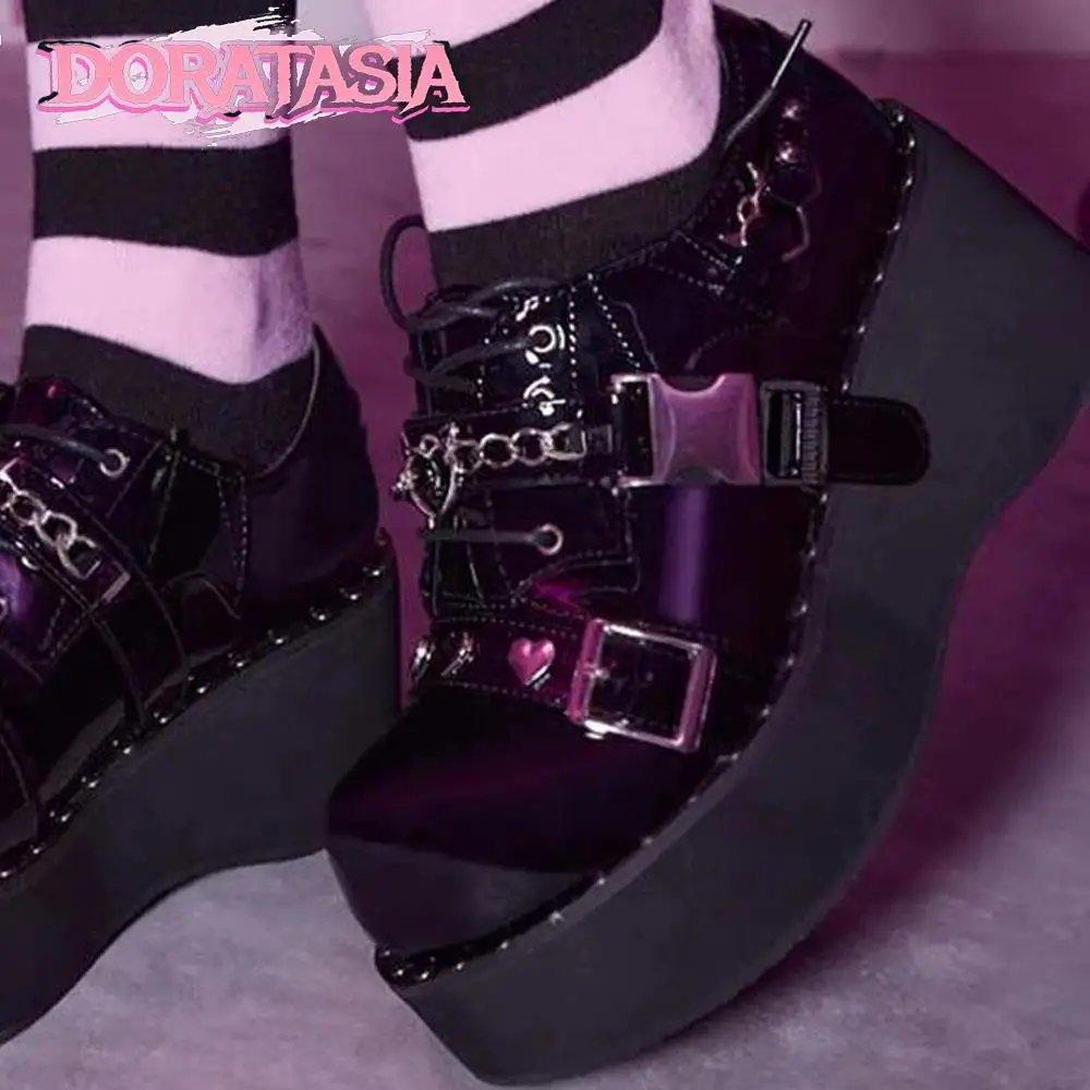 DORATASIA kobiety platforma buty Mary jane Cosplay Lolita Gothic punkowe dziewczyny pompy łańcuszek z sercem Hook Loop czarna klamra kliny buty