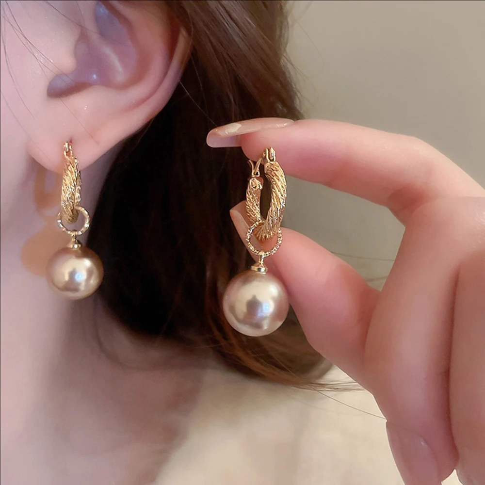 

French Light Luxury High Sense Big Pearl Hoop Earrings Personality Design Retro Temperament Jewelry