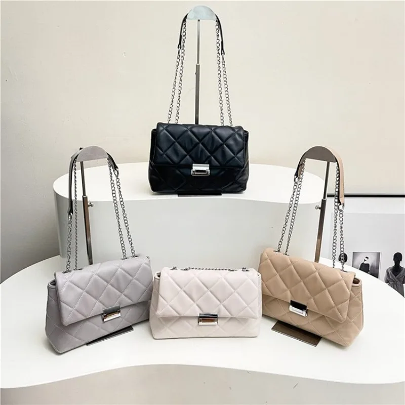 

High-Quality Leather Messenger Bag For Women By Famous Desinger Luxury Brand Popular Classic Elegant Ladies Handbags