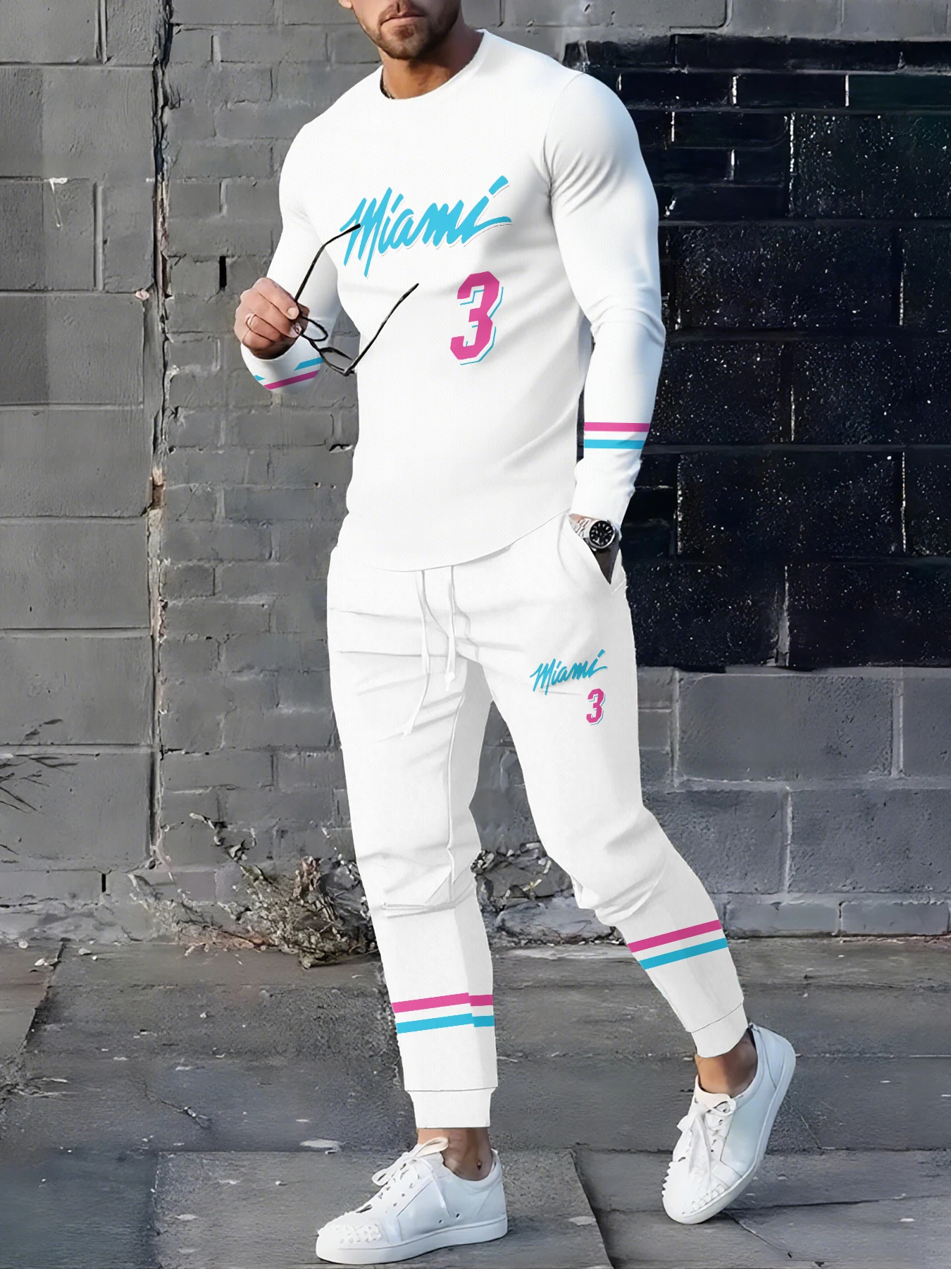 تتميز مجموعة هوديي الرجالية الجديدة لربيع وخريف 2025 برقبة دائرية على أزياء الشارع والراحة مع طباعة رقمية ثلاثية الأبعاد