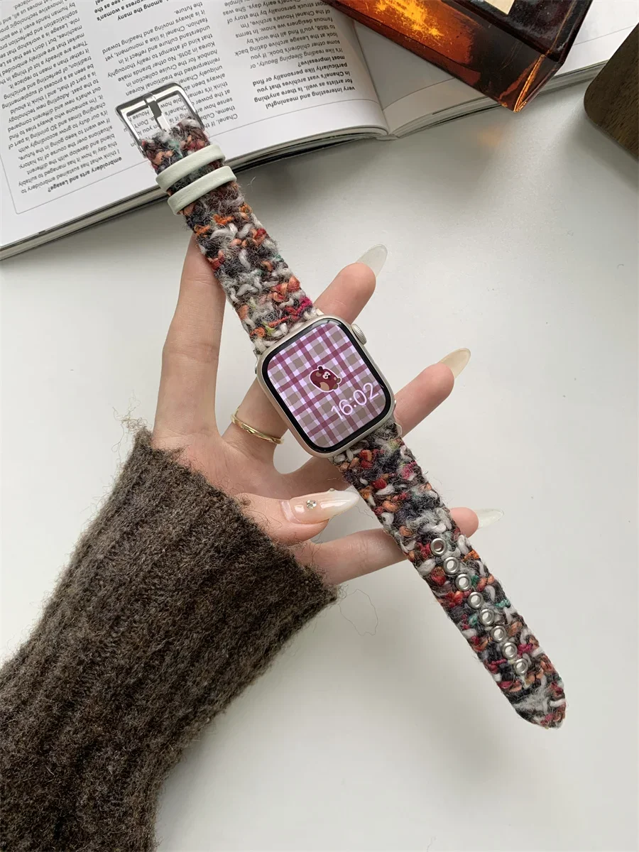 Autumn and winter woolen plaid velvet leather strap suitable for Apple Watch iWatchS987 generation 654SE 41mm ultra 49mm 45mm