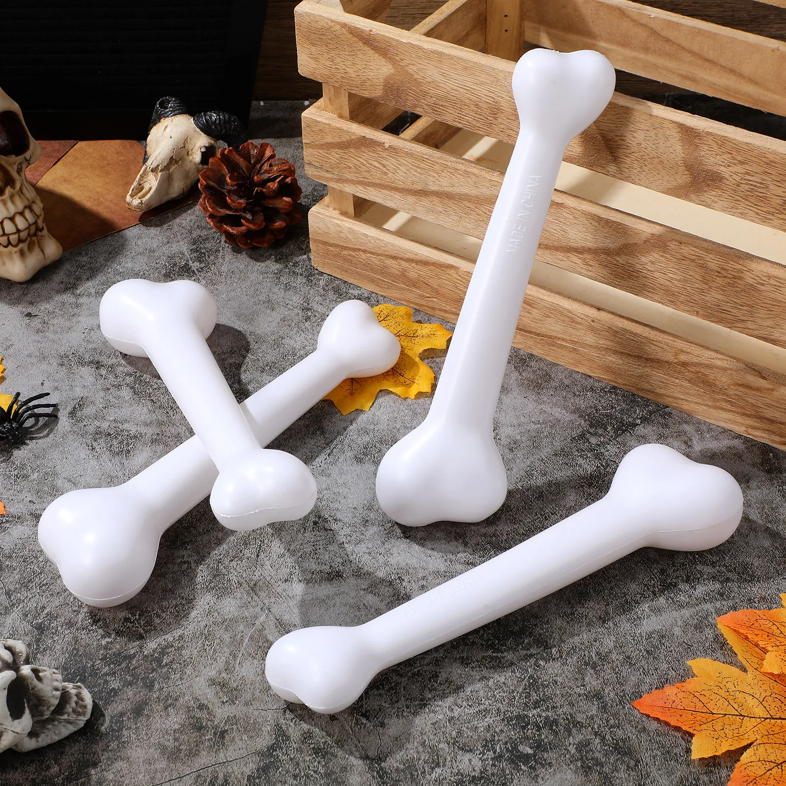 

4Pcs Plastic Human-Like Bones Unique Halloween Accessories for Role Play Costume Design Festival Fun White Halloween Props