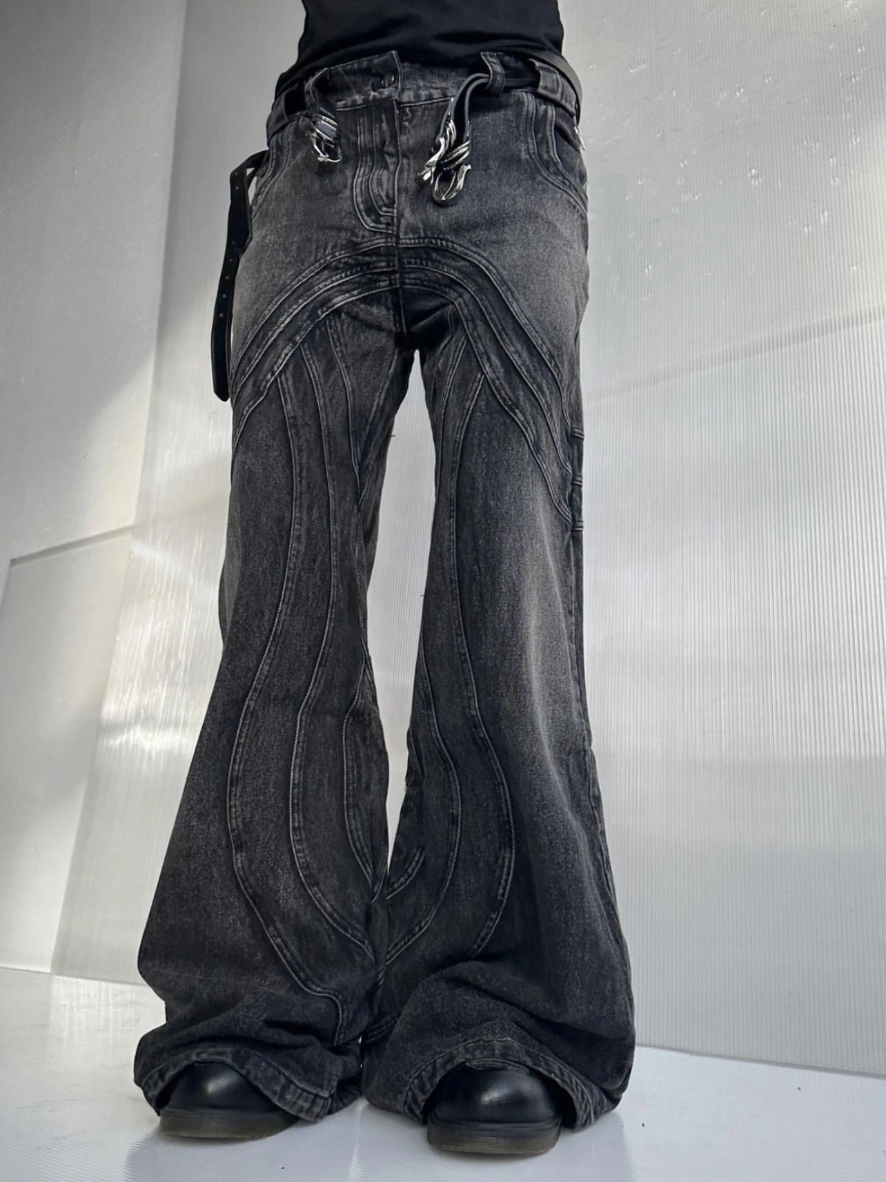 

Heavy Industry Wave Pattern Distressed Washed Black Gray Slightly Flared Jeans High Street Hip Hop Loose Pants Wide Leg Trousers