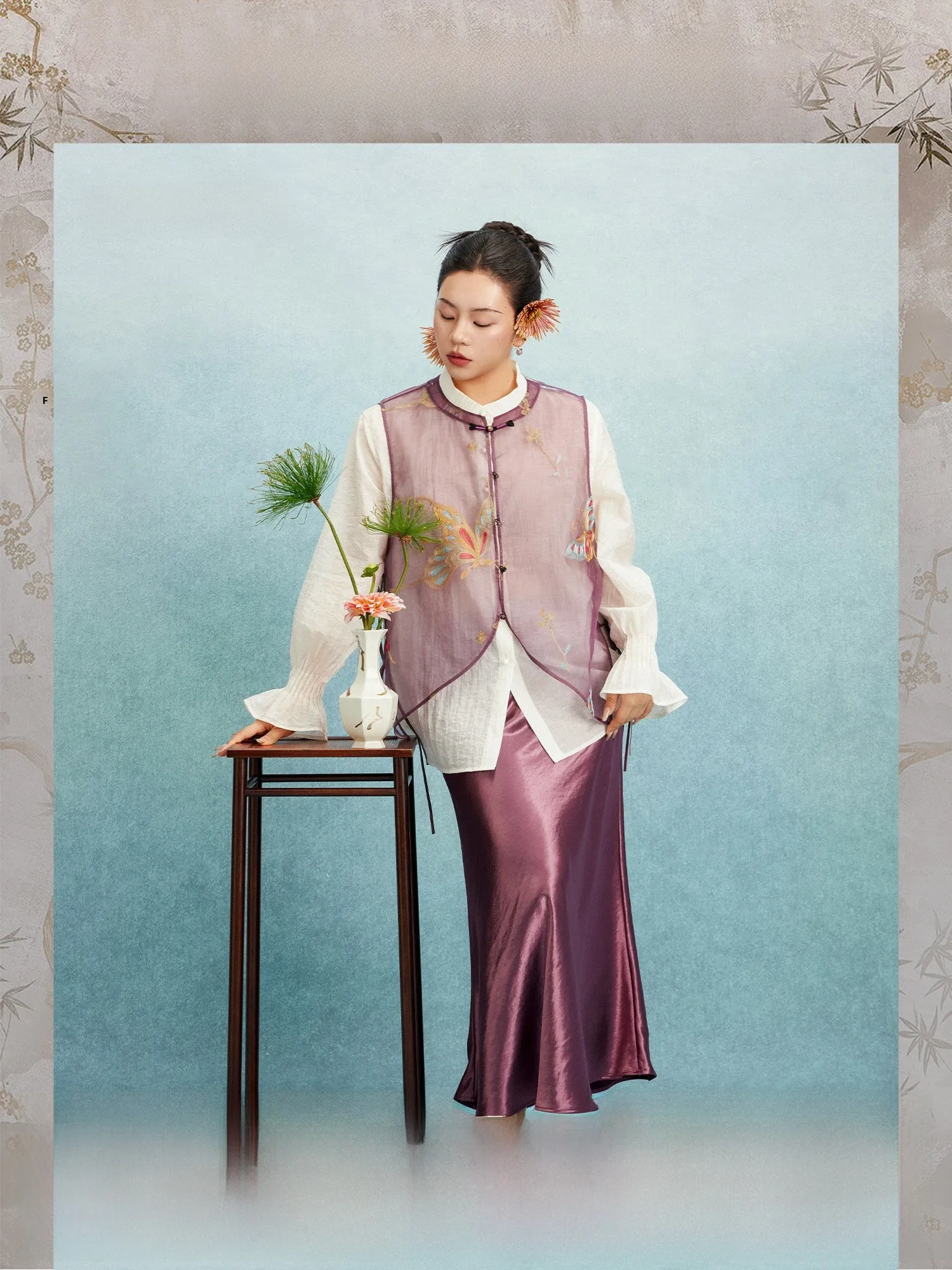 

New Chinese Style Heavy Embroidery Shirtleeve Small Stand Collar Faux Acetate Skirt Three Piece Set plus Size Women's Fashion