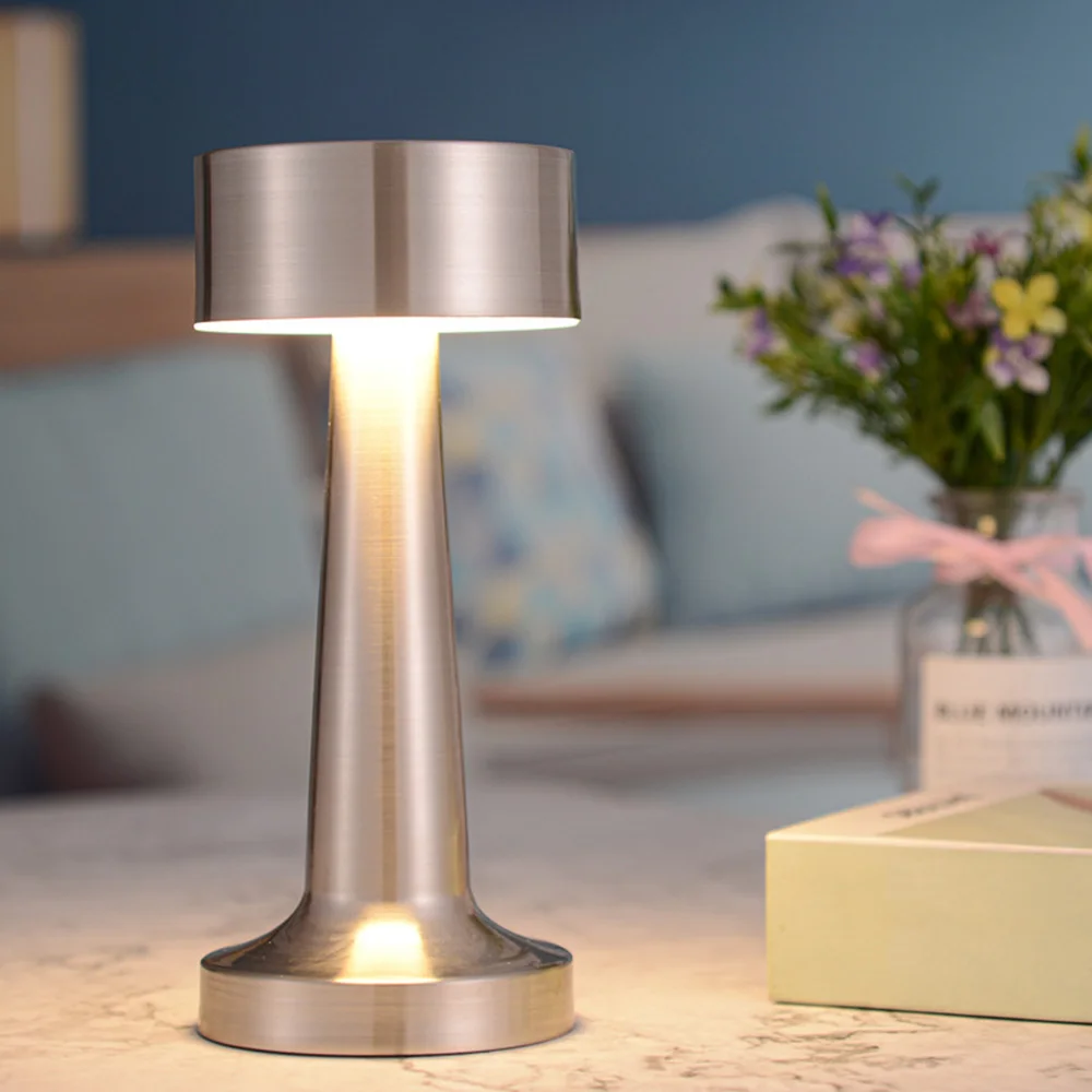 Retro masa lambası Metal dokunmatik dekor için Bar kahve restoran dekorasyon işık masası LED şarj edilebilir gece lambası yatak odası dekoru