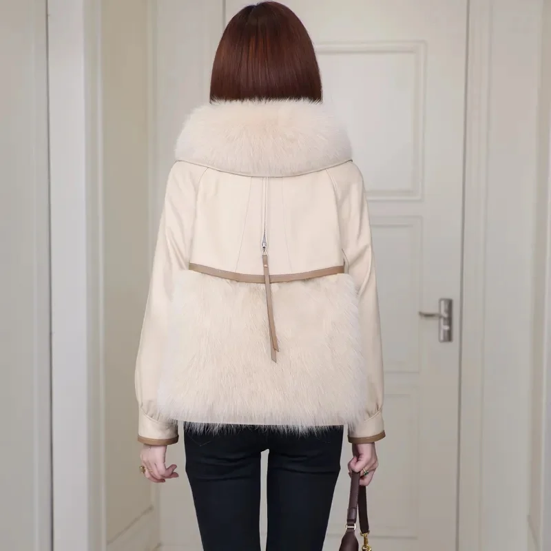 سترة نسائية بأكمام طويلة من الفرو الصناعي لعام 2025 للخريف والشتاء معطف فرو قصير مرقع للنساء الكوريات ملابس خارجية بسحّاب من القطيفة