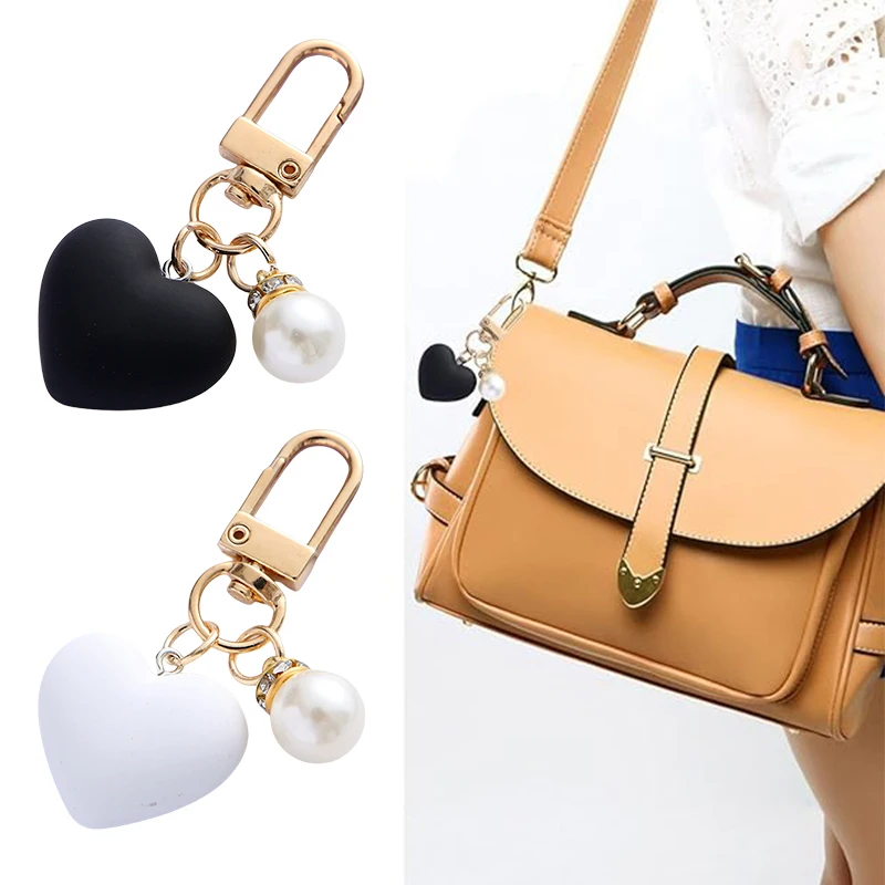 Π§Π΅ΡΠ½ΠΎ-Π±Π΅Π»ΡΠΉ Π±ΡΠ΅Π»ΠΎΠΊ Ρ ΠΌΠ°ΡΠΎΠ²ΡΠΌ ΡΠ΅ΡΠ΄ΡΠ΅ΠΌ ΠΈ ΠΆΠ΅ΠΌΡΡΠΆΠ½ΡΠΌΠΈ ΠΏΠΎΠ΄Π²Π΅ΡΠΊΠ°ΠΌΠΈ, ΡΠ΅Ρ
ΠΎΠ» Π΄Π»Ρ Π½Π°ΡΡΠ½ΠΈΠΊΠΎΠ², Π±ΡΠ΅Π»ΠΎΠΊΠΈ Π΄Π»Ρ ΠΏΠ°ΡΡ, Π΄ΡΡΠ³Π°, ΠΏΠΎΠ΄Π°ΡΠΎΡΠ½Π°Ρ ΡΡΠΌΠΊΠ°, ΡΠΊΡΠ°ΡΠ΅Π½ΠΈΡ, Π°ΠΊΡΠ΅ΡΡΡΠ°ΡΡ Π§Π΅ΡΠ½ΠΎ-Π±Π΅Π»ΡΠΉ Π±ΡΠ΅Π»ΠΎΠΊ Ρ ΠΌΠ°ΡΠΎΠ²ΡΠΌ ΡΠ΅ΡΠ΄ΡΠ΅ΠΌ ΠΈ ΠΆΠ΅ΠΌΡΡΠΆΠ½ΡΠΌΠΈ ΠΏΠΎΠ΄Π²Π΅ΡΠΊΠ°ΠΌΠΈ, ΡΠ΅Ρ
ΠΎΠ» Π΄Π»Ρ Π½Π°ΡΡΠ½ΠΈΠΊΠΎΠ², Π±ΡΠ΅Π»ΠΎΠΊΠΈ Π΄Π»Ρ ΠΏΠ°ΡΡ, Π΄ΡΡΠ³Π°, ΠΏΠΎΠ΄Π°ΡΠΎΡΠ½Π°Ρ ΡΡΠΌΠΊΠ°, ΡΠΊΡΠ°ΡΠ΅Π½ΠΈΡ, Π°ΠΊΡΠ΅ΡΡΡΠ°ΡΡ