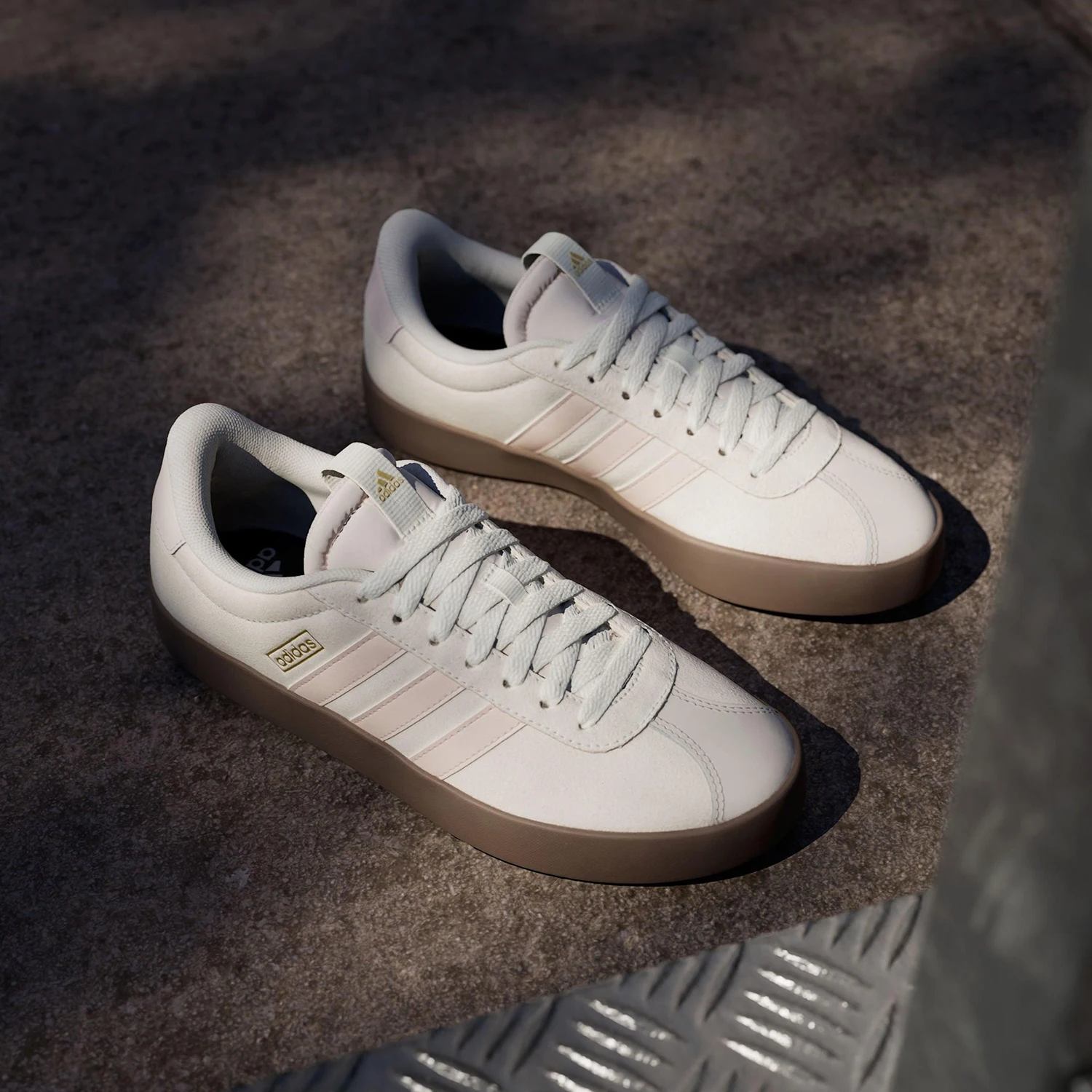 

Оригинальные женские повседневные туфли Adidas VL COURT 3.0 в трех полосках JR0954