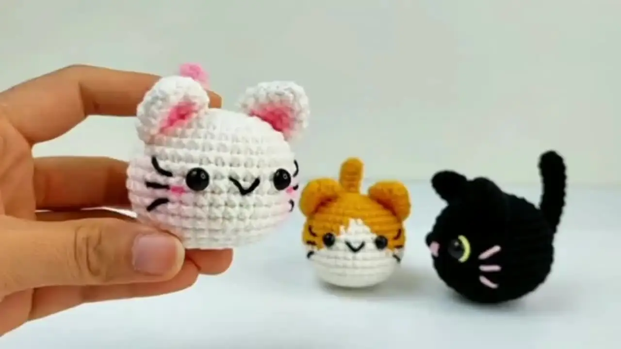 Cat Amigurumi Crochet Kit for Beginners, Set of 3