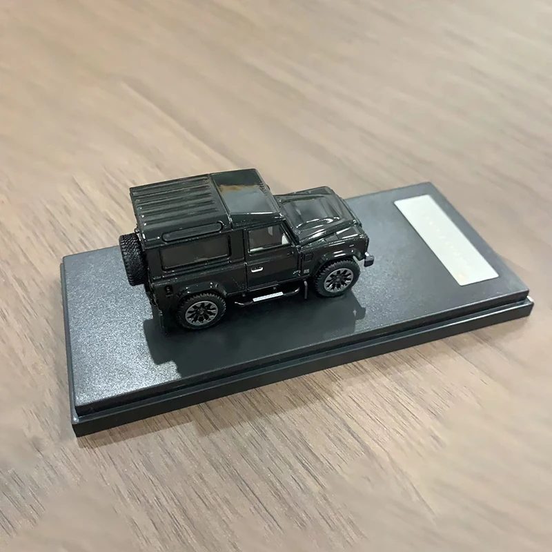 1/64 Car Model Alloy Diecast Toy DEFENDER 90 WORKS V8 70th EDITION Classical Cars Model Vehicle Toys Collection Decoration