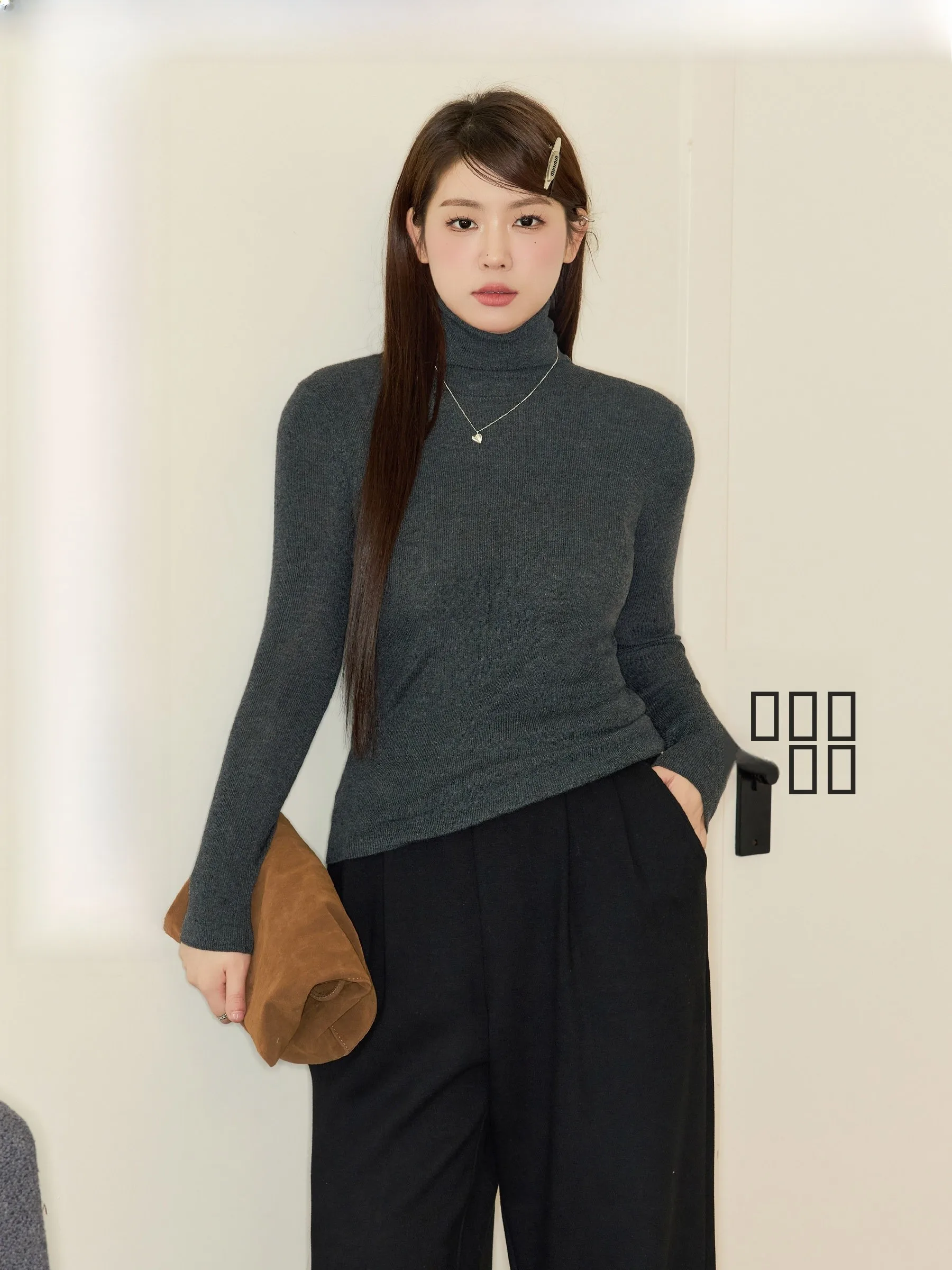 

Универсальный трикотажный базовый свитер Ji Lu Studio увеличенного размера для полных женщин, зимняя мода...