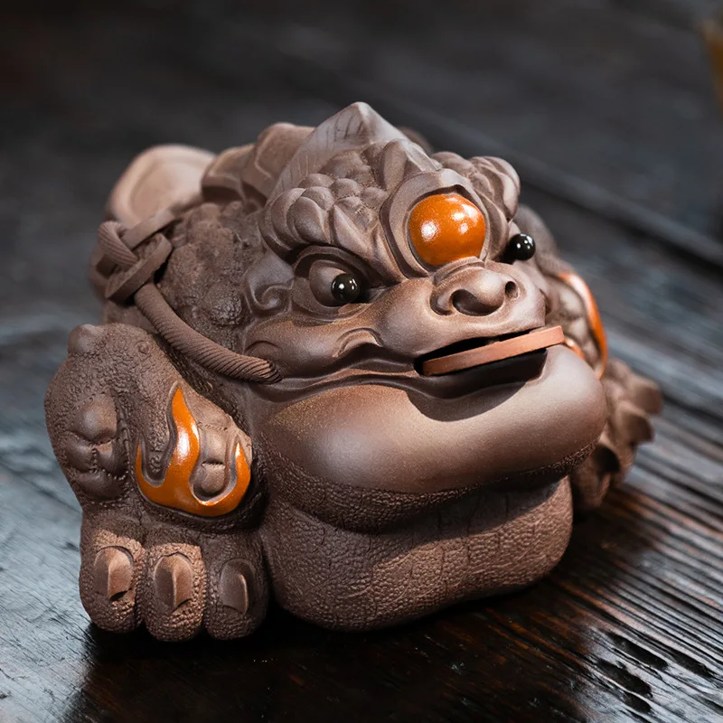 

Fortune Seeking Golden Toad Tea Pet Clay Three Legged Toad Accessories Sculpture Old Purple Mud Raw Ore Can Be Raised Teaware