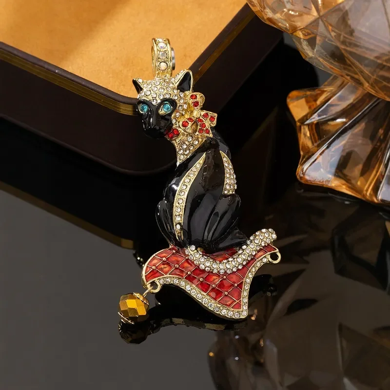 Medieval vintage Persian cat necklace alloy diamond-encrusted high-end animal Persian cat KF series medieval pendant
