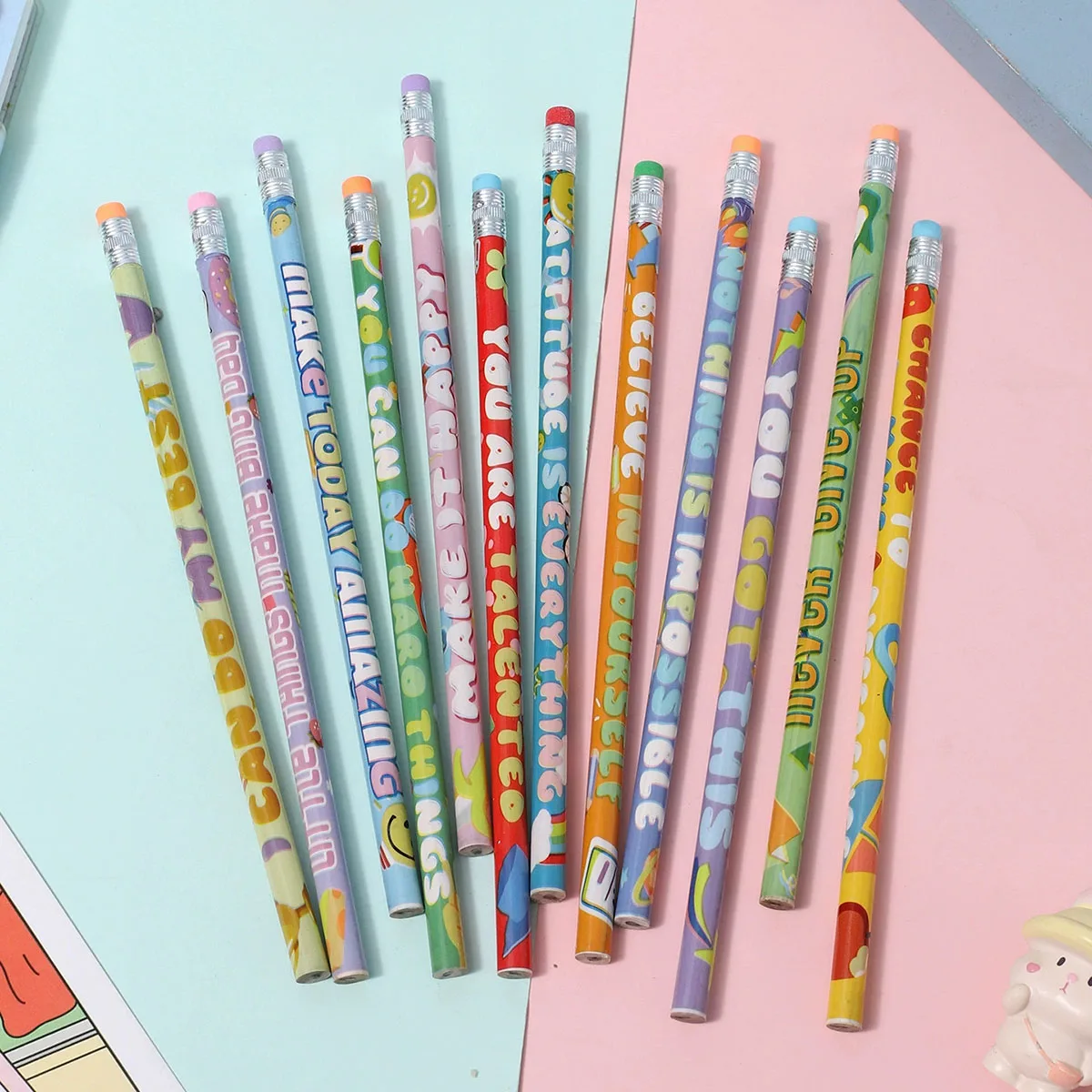 36/60/90/130 Pieces of Fun Cartoon English Wooden Pencils, Hb, for Students, Classroom, Back-To-School, Birthday Gifts, Colorful Print, Cap with Eraser, Suitable for Teacher Classroom Rewards, Party Supplies, Christmas Gifts, New Year Gifts
