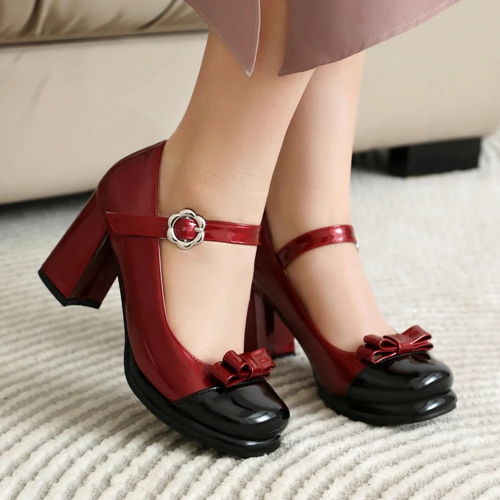 

Woman's Block Heel Classic Lolita Shoes Cute Bow Tie Strap Buckle Vintage Mary Jane Shoe Patent Leather Platform Pumps Plus Size