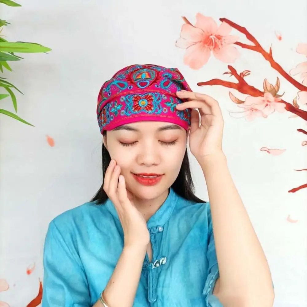 

Solid Color Ethnic Style Skullies Hat Cashew Flower Embroidery Flower Beanies Cap Windproof Pullover Hat Canvas Cold Cap