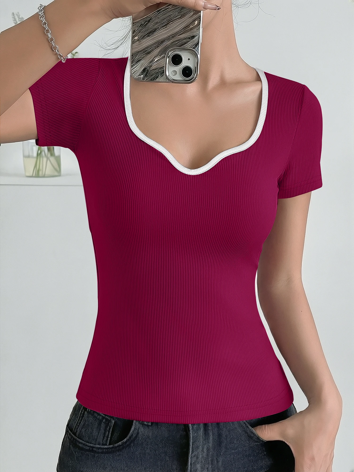 Sightseeing‑Oriented Piping‑Detail T‑Shirt, Contour‑Fit Rib Top for Road‑Trip Photos & Outdoor Relaxation