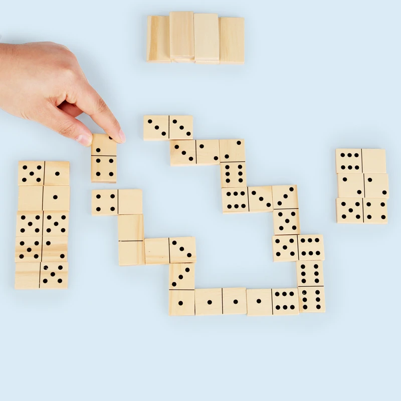 مجموعة الدومينو للبالغين ألعاب الطاولة الكلاسيكية مجموعة ألعاب دومينوس مزدوجة الستة مع بلاط دوار مع علبة خشبية 2-4 لاعبين شطرنج