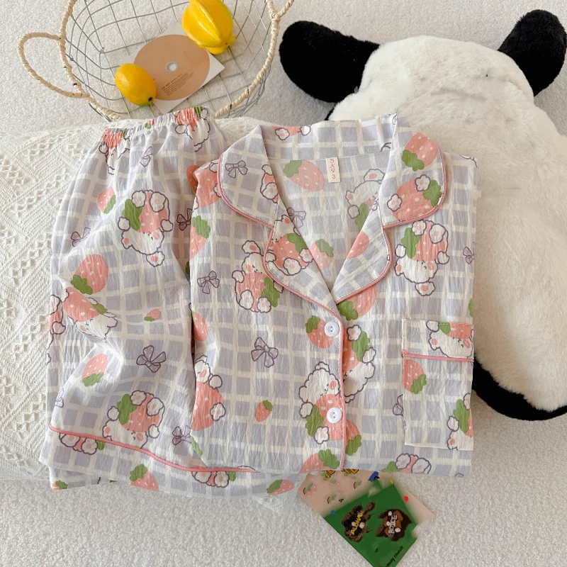Conjunto de pijamas con estampado de cuadros de fresa para mujer, conjunto de moda exterior de dibujos animados Y2K, 2 piezas, ropa de descanso fresca para verano 2025, oso dulce y bonito