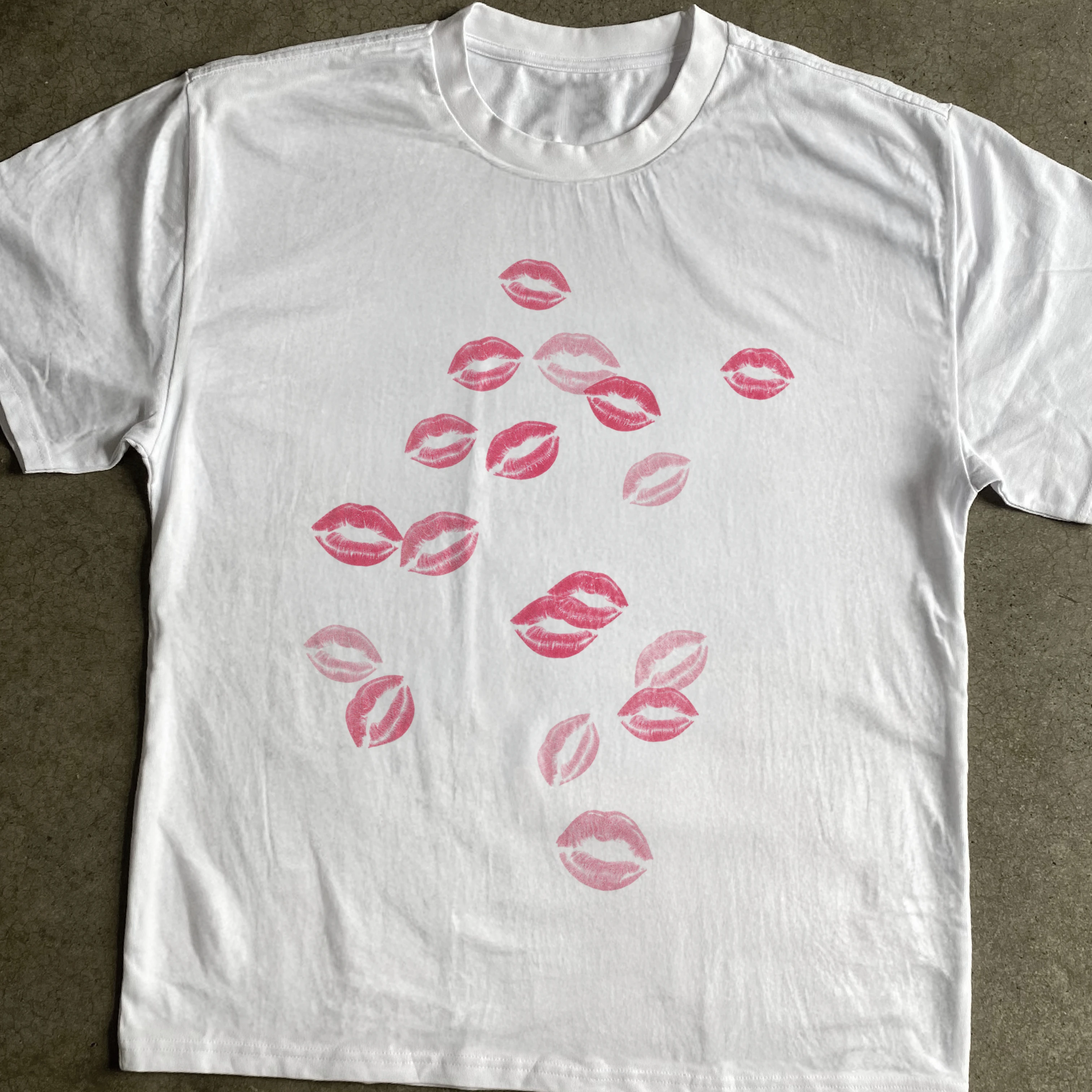 Vintage Pink Lipstick Kiss Marks All Over Lip Graphic T-Shirt Cotton Men Women Streetwear Tee