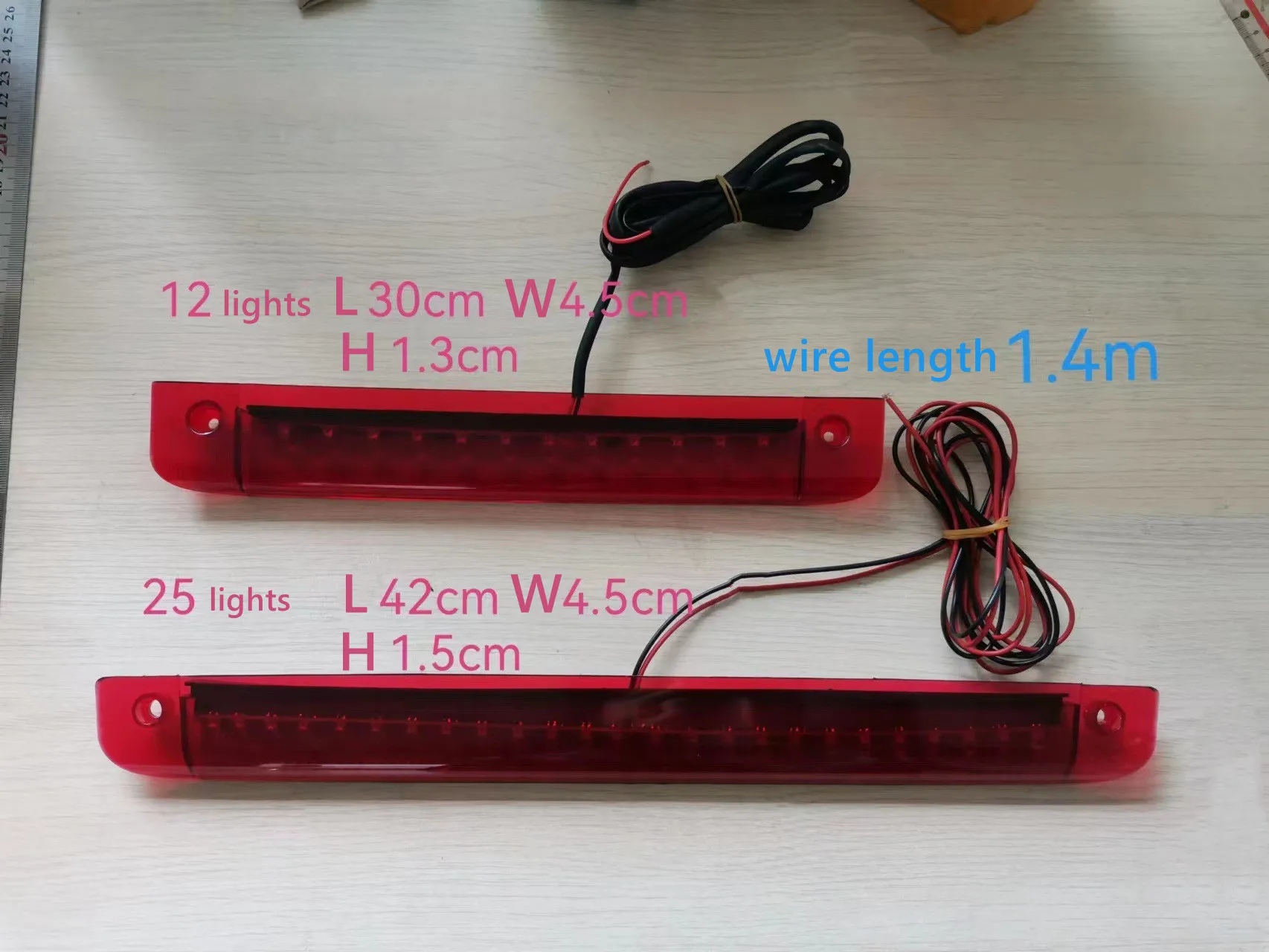 

Универсальные светодиодные стоп-сигналы для автомобиля, верхние, с красным корпусом, 12/25 светодиодов