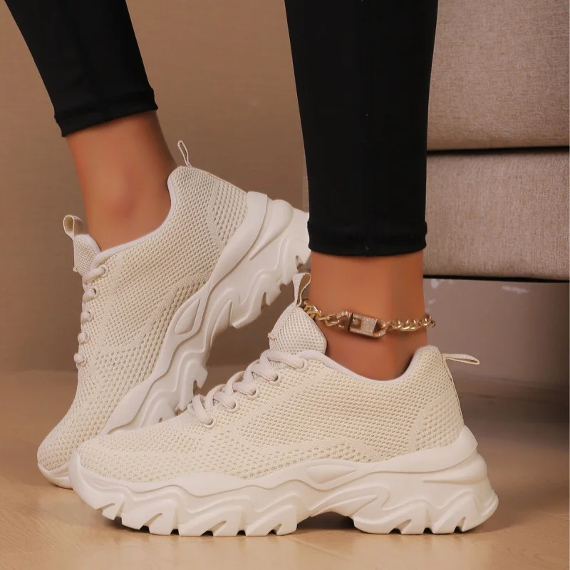 

2026 Women's Casual Shoes Summer New Fashionable Versatile Sports Shoes Breathable Mesh Lightweight Running Shoes
