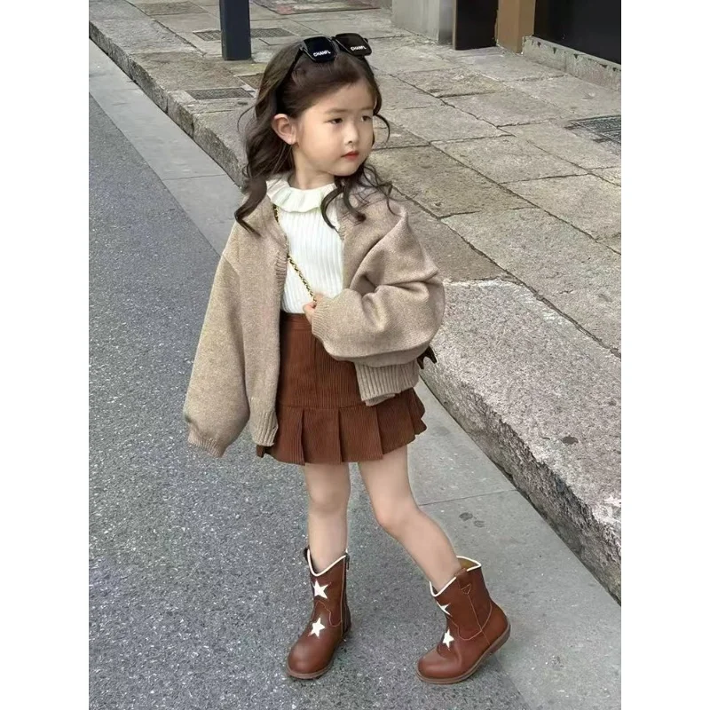 الفتيات الخريف والشتاء جديد الكاكي محبوك سترة سترة براون حفرة مخطط تنورة ملابس الأطفال 90-140 سنتيمتر