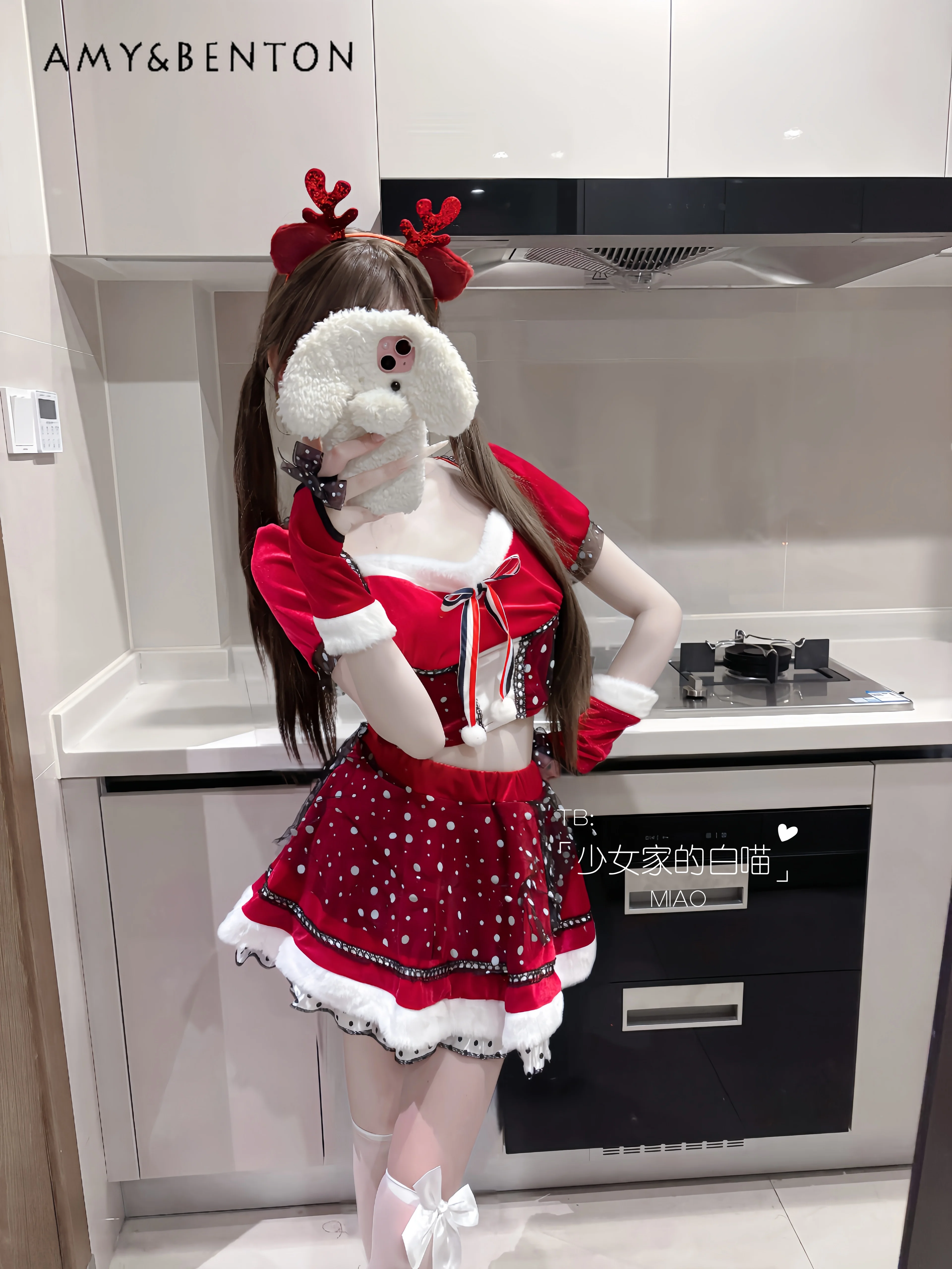 

Autumn and Winter New Hot Sale Sweet Christmas Maid Costume Red Velvet Cosplay Reindeer Christmas Top and Skirt Set