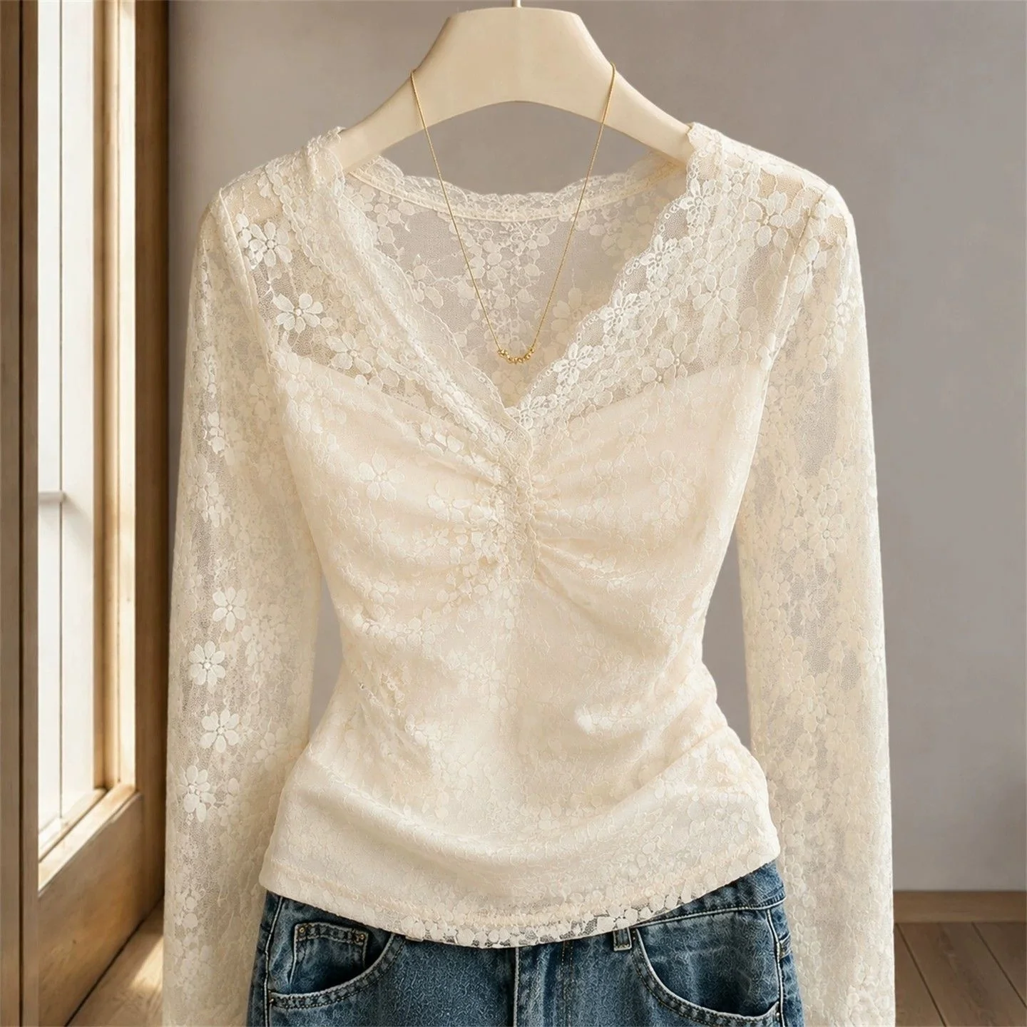 Pure Desire Floral Lace V-Neck Long Sleeve Slimming Fashionable Inner Wear Top Sexy Hollow out Design Minimalist Style for Women
