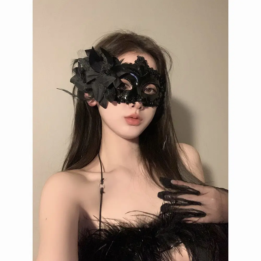 Mascarade Girl Party Masque de maquillage sexy Demi-visage Masque pour les yeux Masque de performance Femmes adultes Costume de cosplay Halloween Fnaf