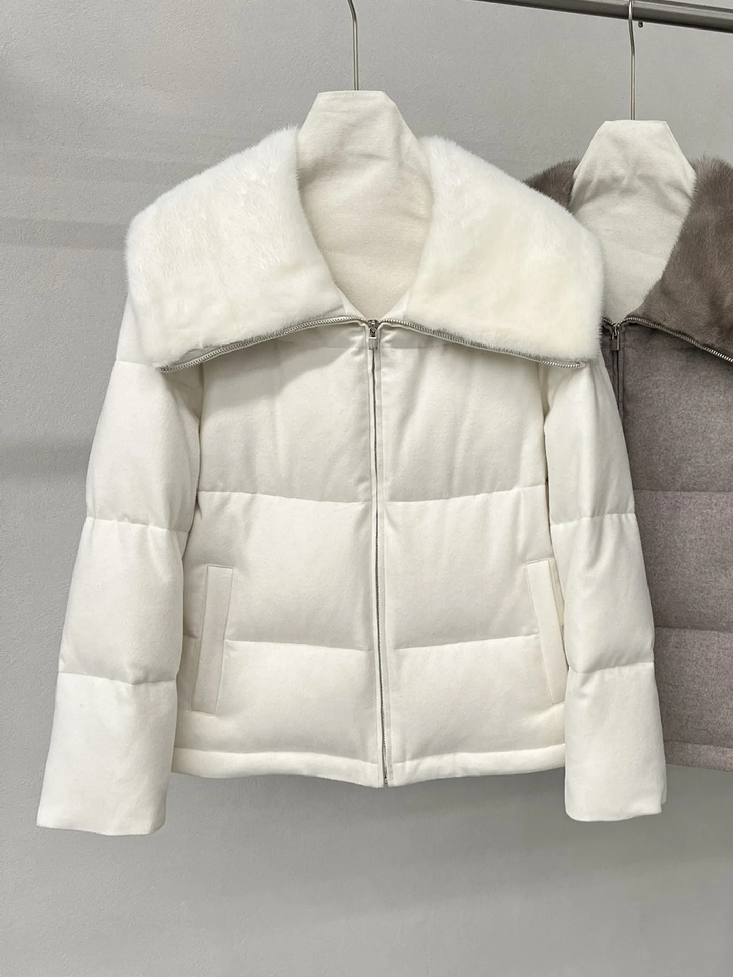 2025 겨울 신상 고품질 단색 니트 밍크 퍼 칼라 구스 다운 재킷 여성용, 숏 스타일, 따뜻함