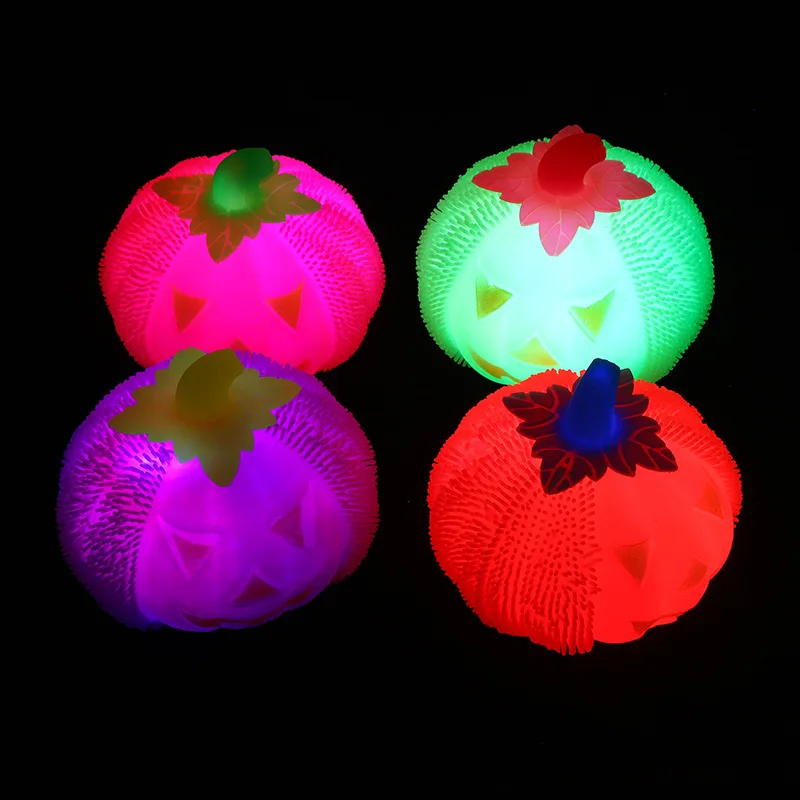 Halloweenowa Śmieszna Świecąca Dynia do Ściskania, Kulka z Futra, Zabawka Sensoryczna Antystresowa dla Dzieci