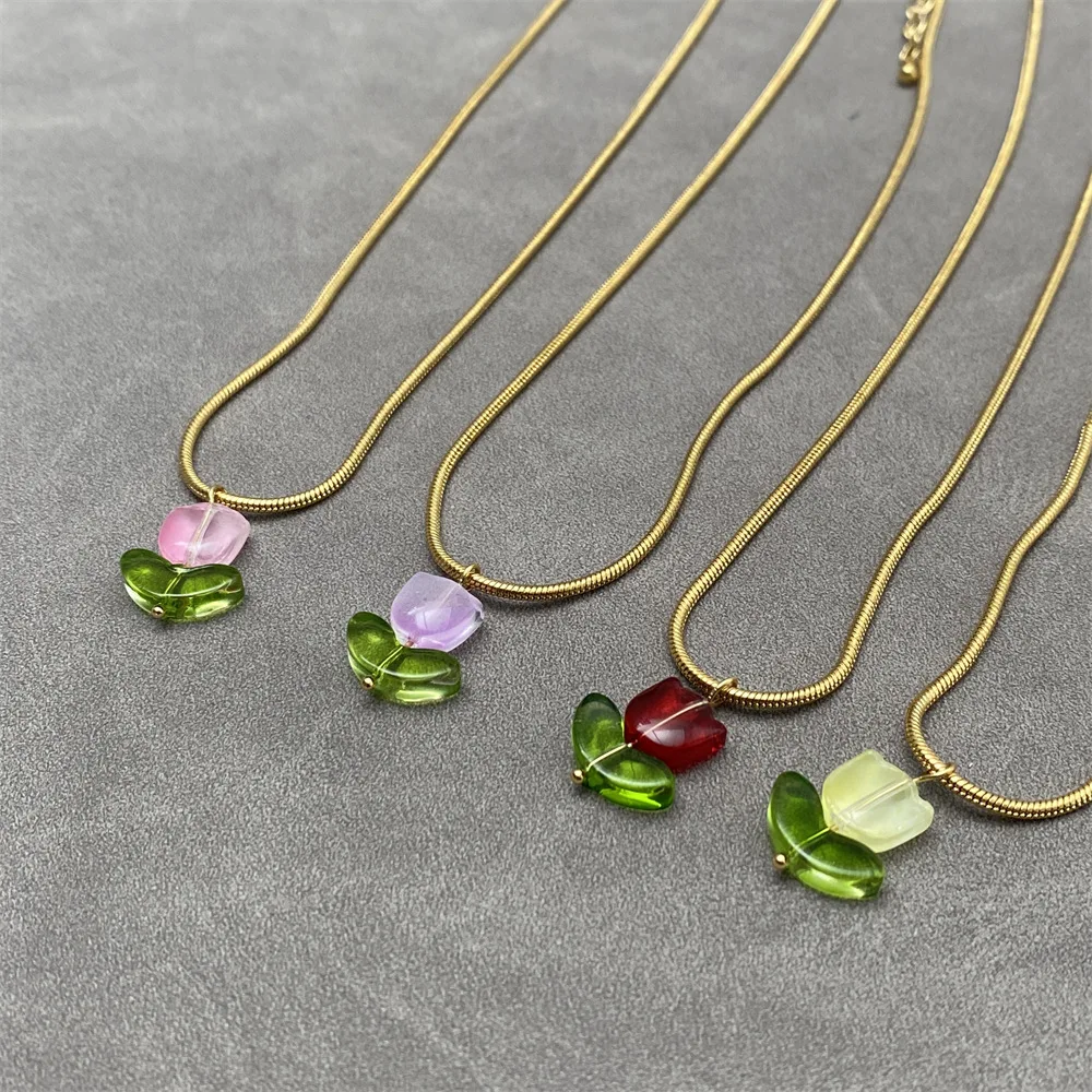 

Ins Style Daily Niche Design Snake Chain Tulip Flower Charms Necklace Fashionable Sweet Temperament Light Luxury Clavicle Chain