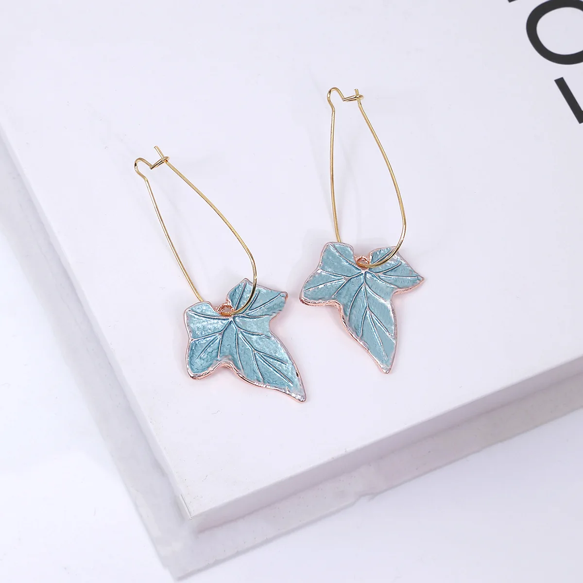 Bohemian Style Irregular Blue Maple Leaf Hanging Earrings for Women Trendy Valentine's Day Love Shining Party Dangling Jewelry