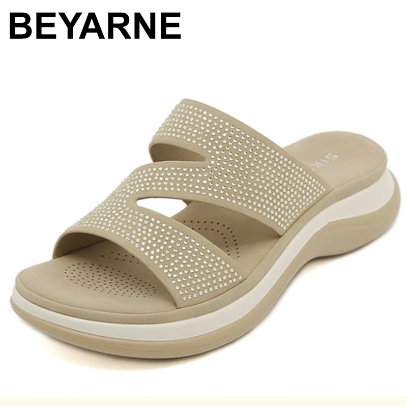 

Новые летние женские повседневные тапочки на танкетке, уличная легкая пляжная обувь на толстой подошве без шнуровки со стразами