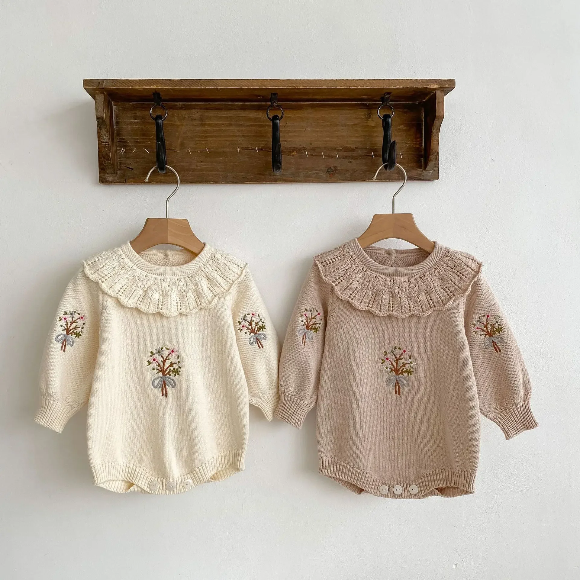 2026 Autumn New Baby Ruffle Collar Long Sleeve Romper Girl Embroidery Wrap Bottom Coat One Piece Creeper