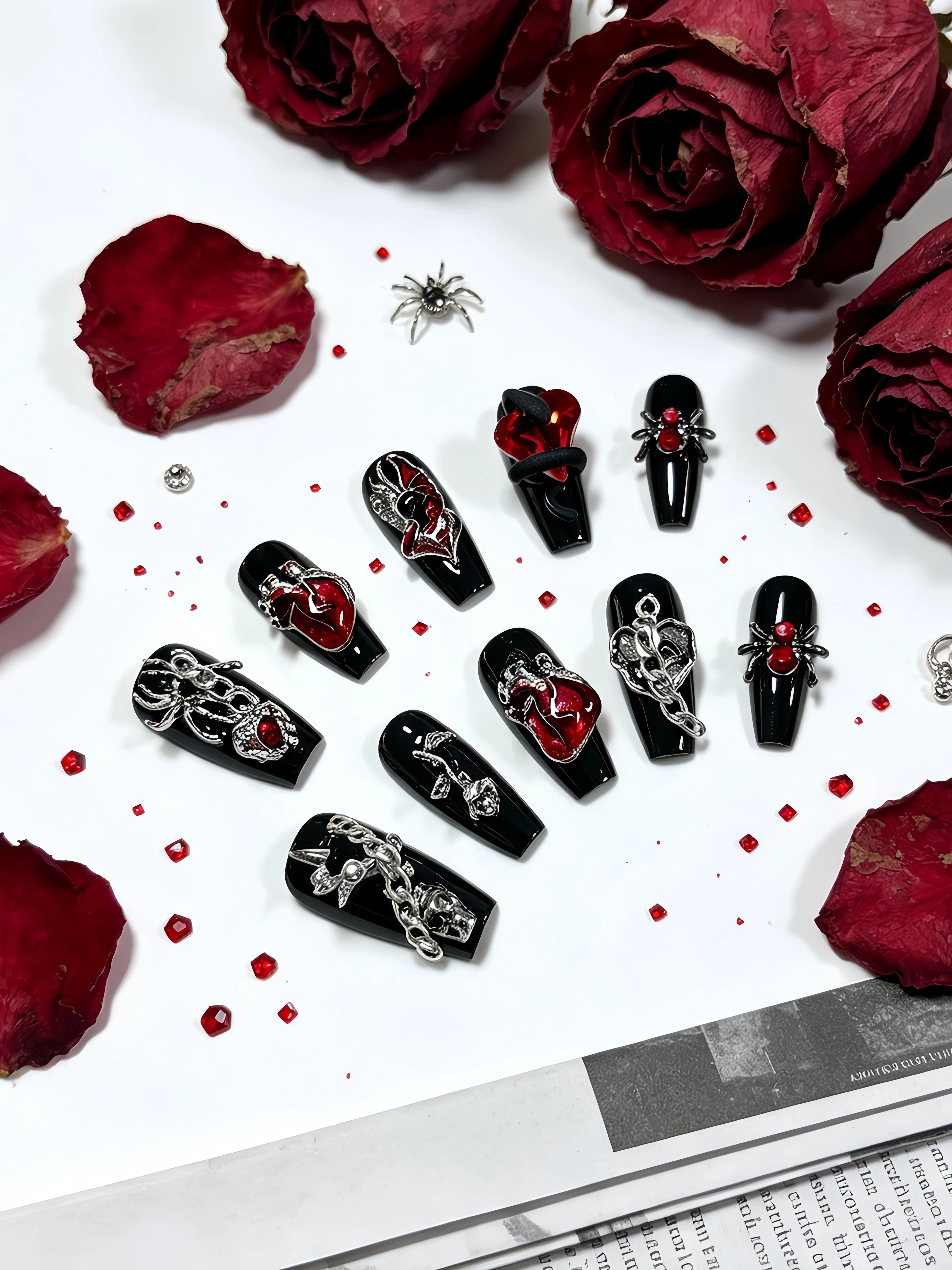 10 Long Coffin-Shaped Press-On Fake Nails, with a Pure Black Base Color Integrated with Silver Spider Chain Vintage Patterns, Heart 3D Snake Winding, Large Rhinestone Embellishments, Dark Style Wearable Nails, Retro Punk Style for Mature Women, Hot Girls, Office Workers, Light Luxury Ins-Style Nail Art, Suitable for Daily Use, Travel, Photography, Dating, Birthday Parties, Afternoon Tea, Halloween Punk Style Fake Nails, Includes One Jelly Glue and One Nail File