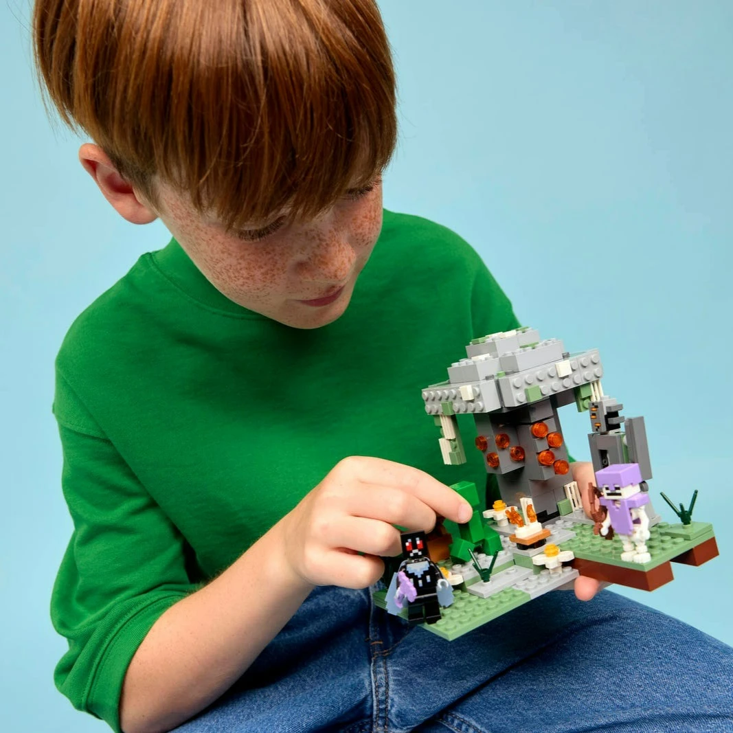 LEGO® Minecraft® The Pale Garden (21586) LEGO® Building Set Toy 243 Pieces