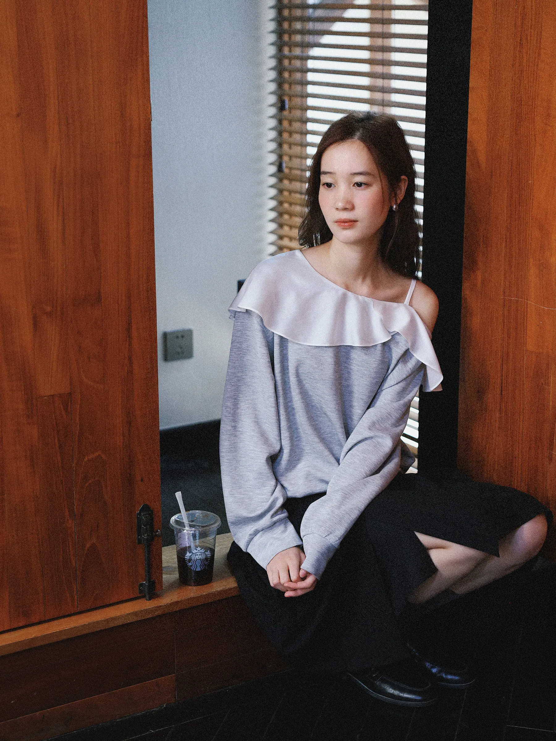 MUNNS RUIXI Sweet Style Shoulder Bared Loose Fit Long Sleeve Thin Hoodie Patchwork Design Comfortable Breathable Women's T-shirt