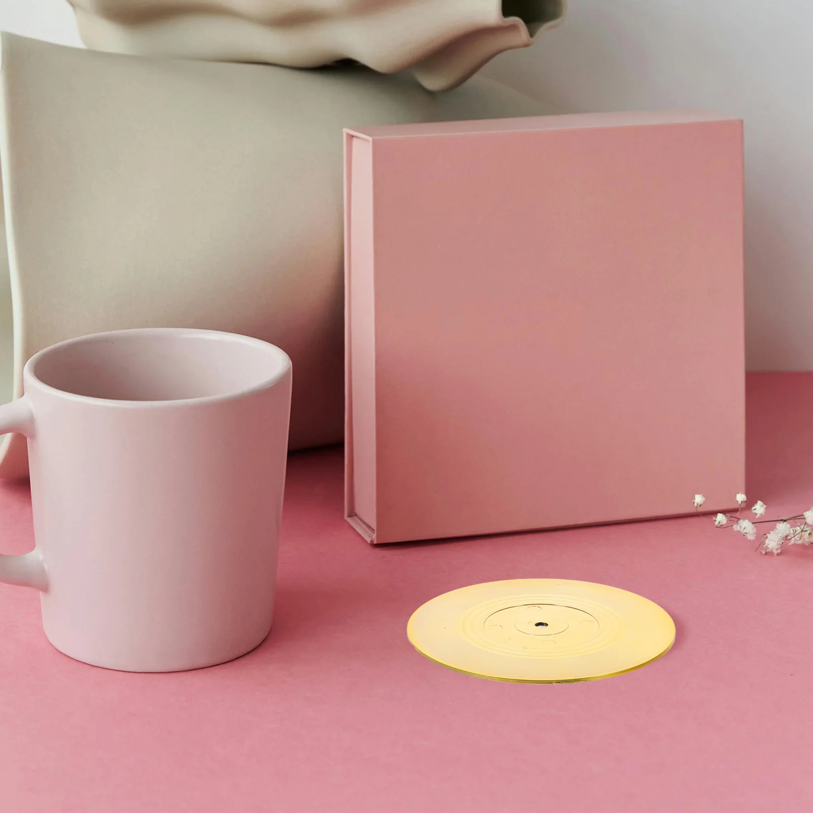 

2Pcs Retro Record Coasters Vinyl Disc Mats for Coffee Mug Heat Insulation Protective Cup Pads Unique Fun Decorative Accessories