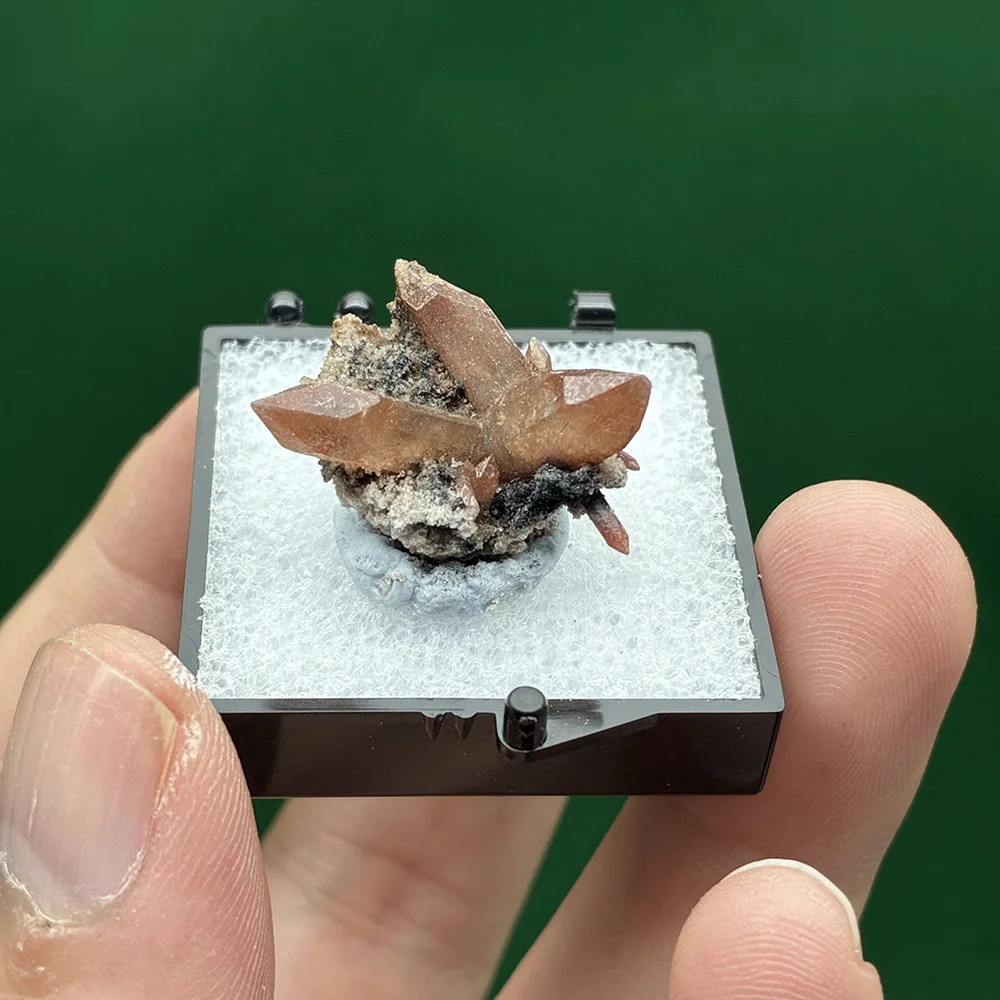 A2-1A أحجار التوباز الطبيعية والبلورات عينة تعليمية معدنية الحلي ديكور المنزل صندوق الحجم: 35*35*35 ملم #2