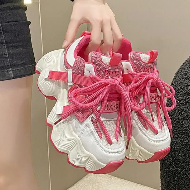 

Женская вулканизированная обувь на платформе 6 см, кроссовки, женская прогулочная обувь на шнуровке в сетку, модная осенняя блестящая повседневная женская обувь 2025 года