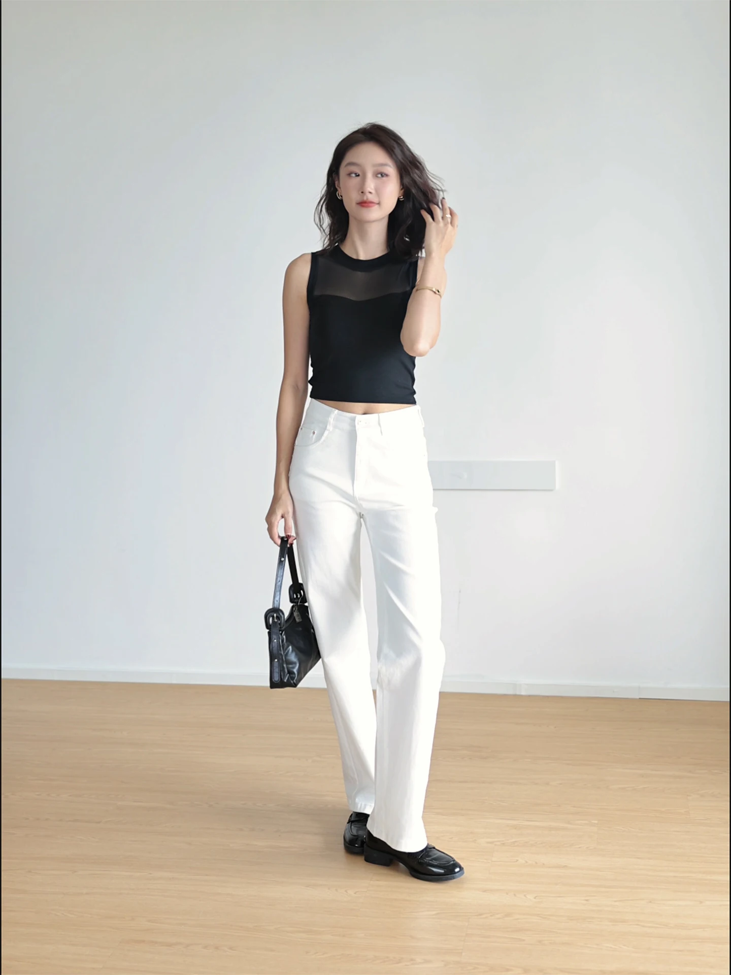 เสื้อโยคะกีฬาไร้สายสำหรับผู้หญิง เสื้อออกกำลังกายกลางแจ้งแบบไม่ซีทรู สายรัดแบบเสื้อกั๊ก ทรงกลม ไม่มีโครงเสริมฟองน้ำ