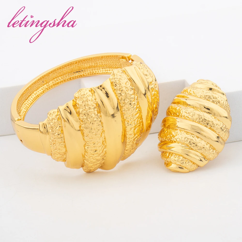 مجموعة مجوهرات مطلية بالذهب عيار 18 للنساء ، تصميم خريطة أفريقيا ، أقراط متدلية ، سوار ذهبي ، خاتم ، ملابس يومية ، هدية حفلة ، فاخرة