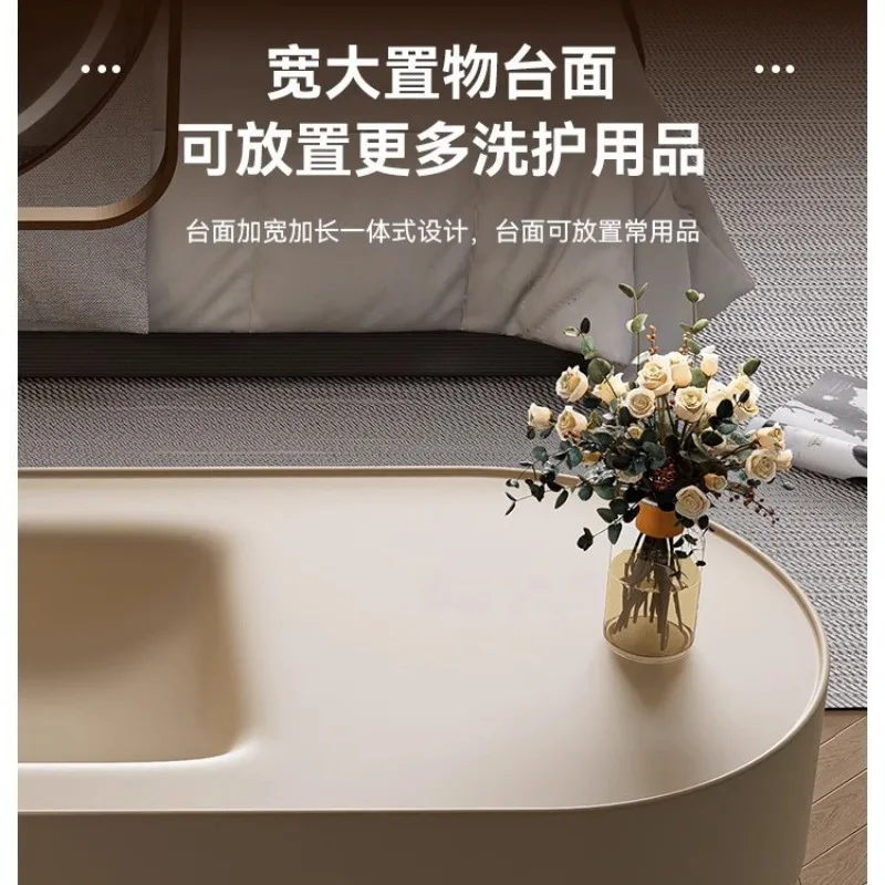 Combinaison de lavabo intégrée d'angle en arc intégré minimaliste de style hôtel